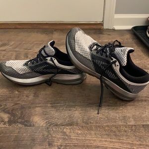Men’s Brooks Levitate